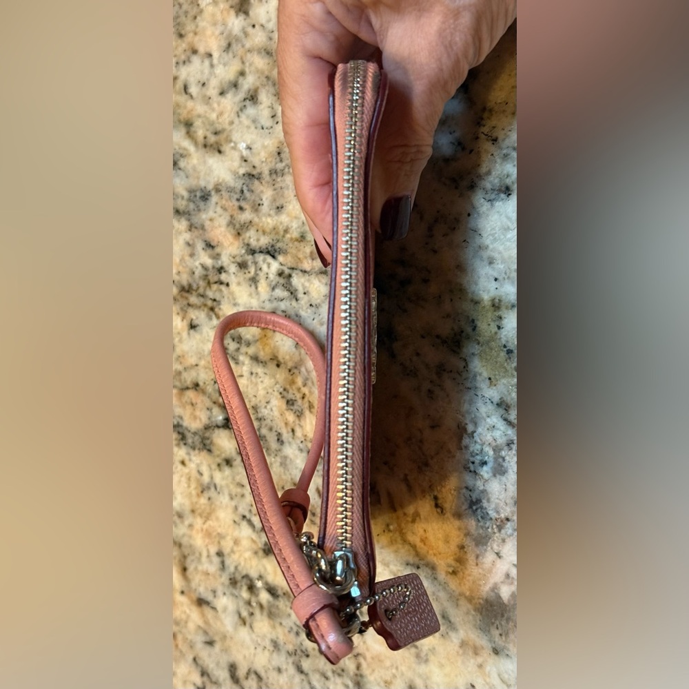Coach Pink Leather wristlet. - Picture 4 of 11